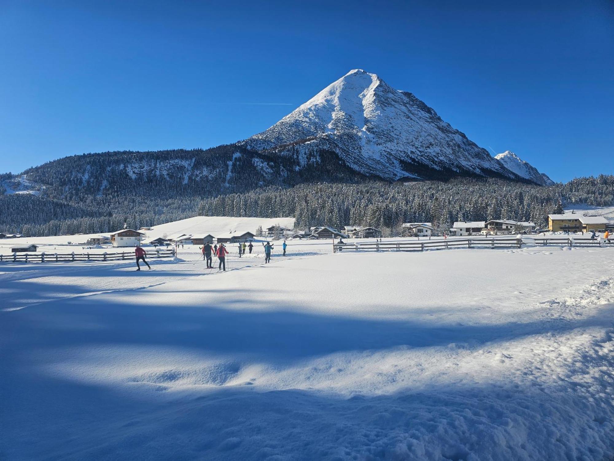 Alpenlandhaus Menardi Seefeld in Tirol Buitenkant foto