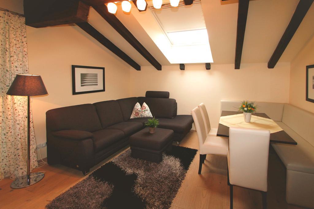Alpenlandhaus Menardi Seefeld in Tirol Kamer foto