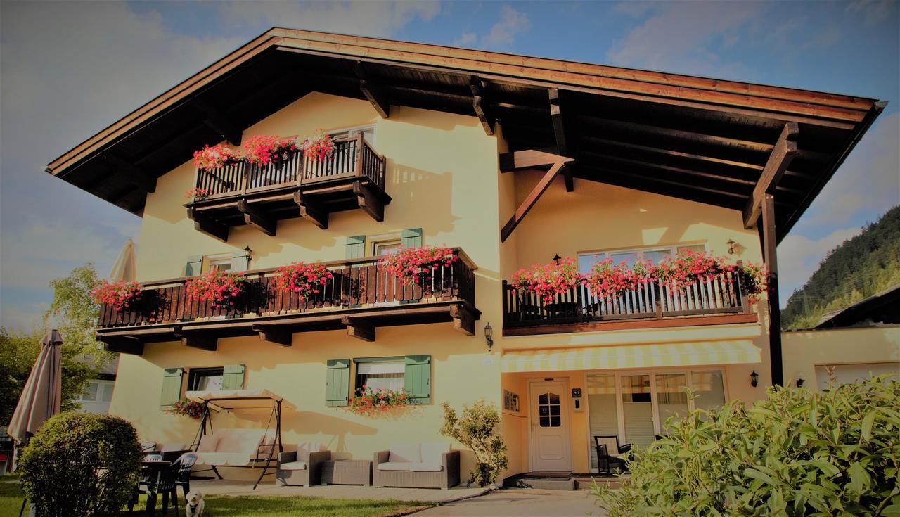 Alpenlandhaus Menardi Seefeld in Tirol Buitenkant foto